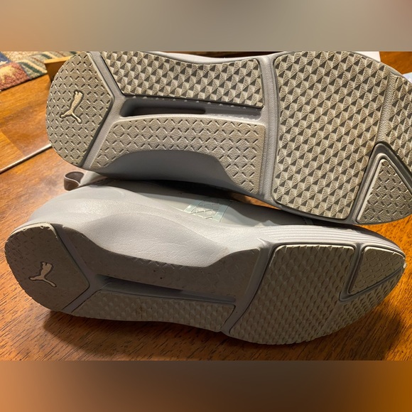 Puma Women Fierce Quilted cross trainer shoe.‎ Gray.  Size 6.  Rihanna inspired. - Picture 9 of 12